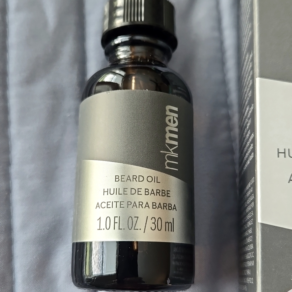Mary Kay Men Beard Oil - Black and Gray - Picture 2 of 3